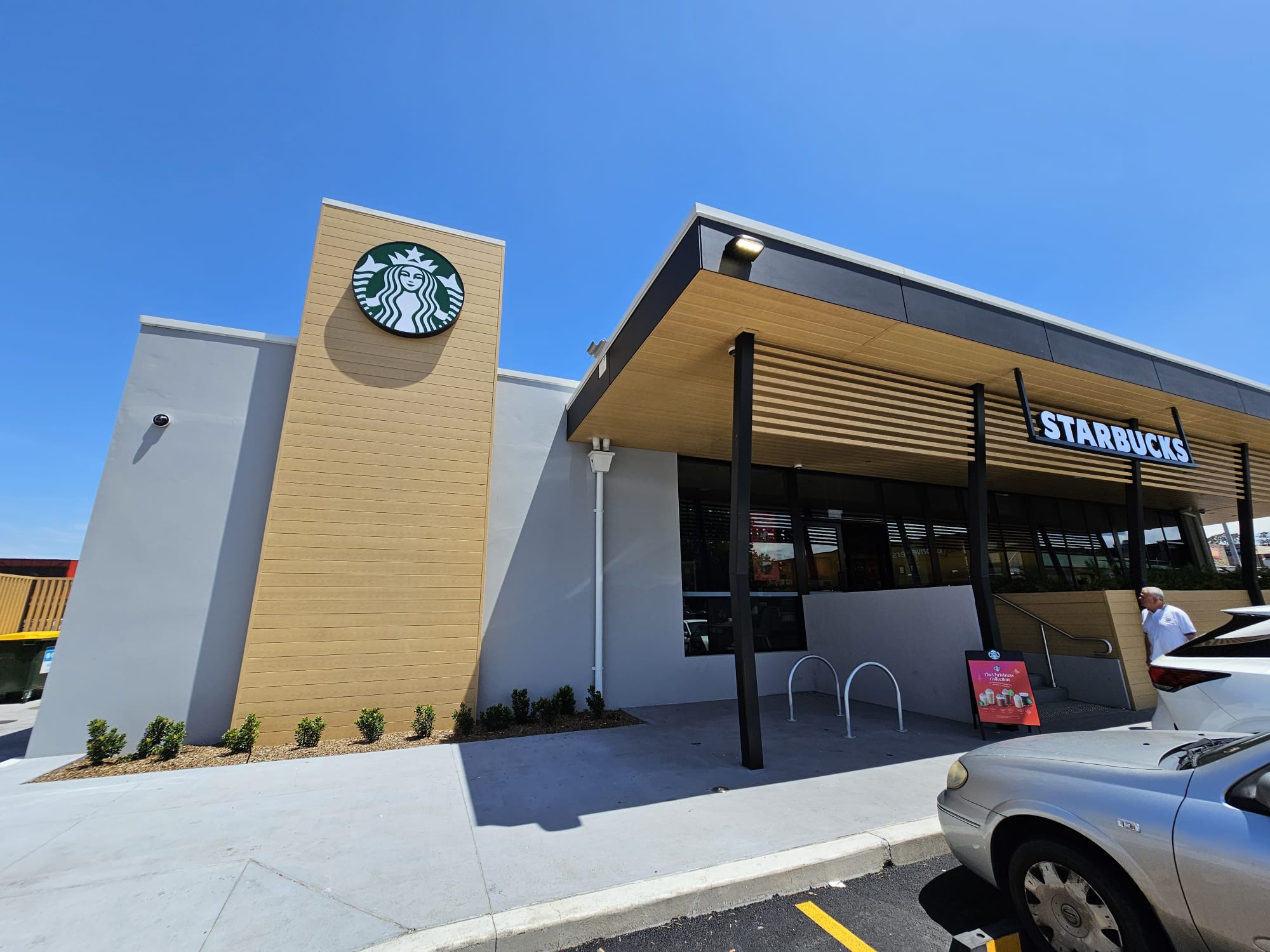 Starbucks Warrawong